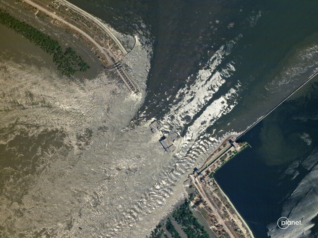 China warns of nuclear disaster after dam collapse in Ukraine 0