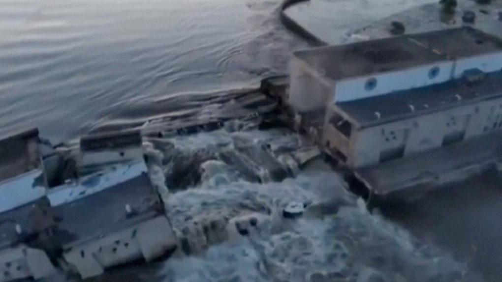Russia and Ukraine face big challenges after the strategic dam collapse in Kherson 0